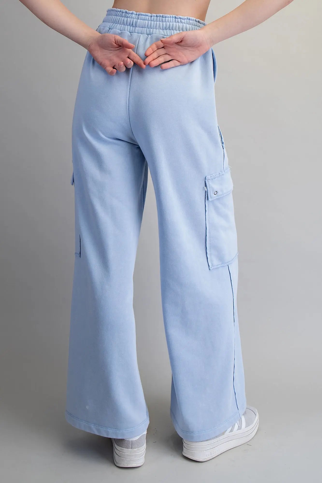 Snow Washed Cargo Sweatpants in Periwinkle